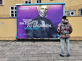 neues Kampagnenplakat: #ausLiebe ©Diakonie/Glow